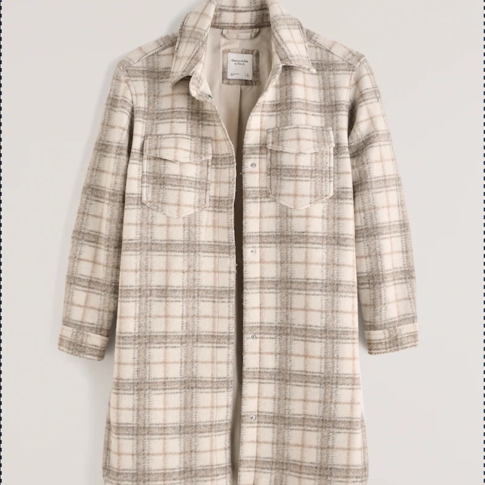 Women’s Abercrombie and Fitch Shirt Jacket in Cream Plaid